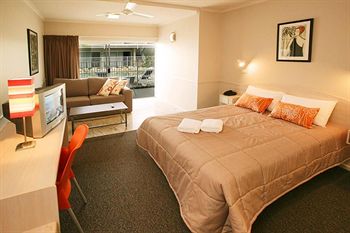 Discovery Cairns - Grafton Accommodation 3