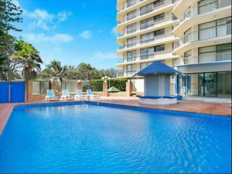 Absolute Beachfront With Views 2BR Apt - Grafton Accommodation 2