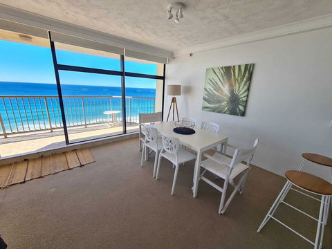Absolute Beachfront With Views 2BR Apt - Grafton Accommodation 6