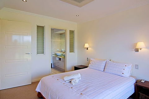 A Perfect Stay - 3 James Cook Apartments - Grafton Accommodation 2