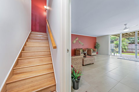 Bay Breezes - Cannonvale - Grafton Accommodation 2