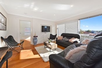 Spacious & Bright 4 Bedroom Home - Grafton Accommodation 0