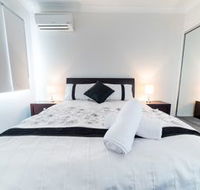 1 Bedroom Gold Coast Beachside Apt w AC  Parking - Grafton Accommodation