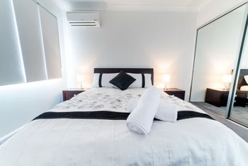 1 Bedroom Gold Coast Beachside Apt W AC + Parking - Grafton Accommodation 0
