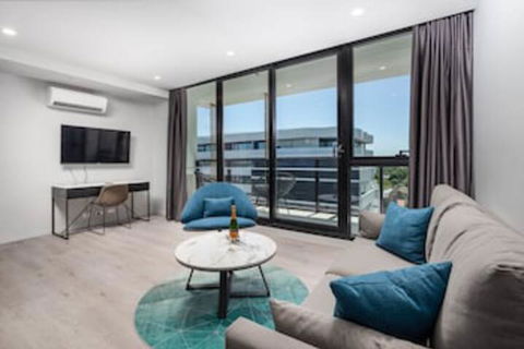 Oros Plus Hotel - Grafton Accommodation 0