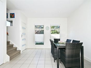 Modern Seaside Sanctuary - Grafton Accommodation 3