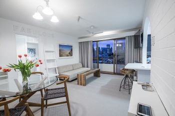 1 BR Park Breathtaking Sydney Skyline - Grafton Accommodation 0