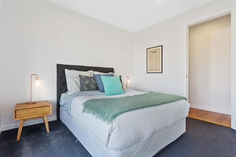 Azure Oasis - Grafton Accommodation 4
