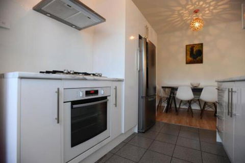 Glenelg Holiday Apartments The Broadway - Grafton Accommodation 4