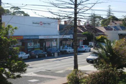 Glenelg Holiday Apartments The Broadway - Grafton Accommodation 2