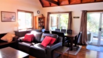 Kookaburra Cottage At Hat Head - Grafton Accommodation 2