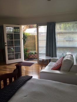 Nutgrove Beach Studio Apartment - Grafton Accommodation 1