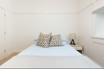 Bondi Beach Waterfront - Grafton Accommodation 4