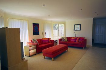 Luxury Waterfront House - Grafton Accommodation 2