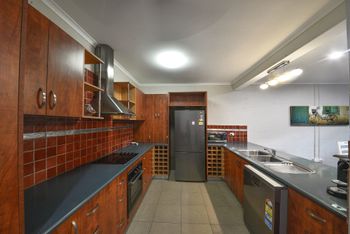 Seaclusion - Grafton Accommodation 2