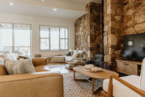 Waterfront - Grafton Accommodation 4