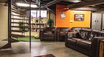 Mad Monkey Backpackers Bayswater - Grafton Accommodation 2