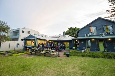 Dunsborough Beachouse YHA Backpackers - Grafton Accommodation 1