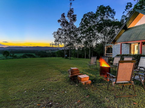 Vineyard Hill - Grafton Accommodation 1