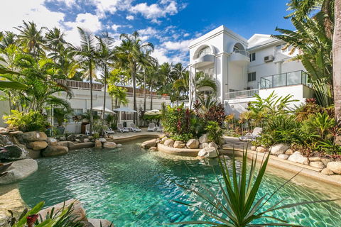 Poolside Apt In Alamanda Beachfront Resort 67 - Grafton Accommodation 1