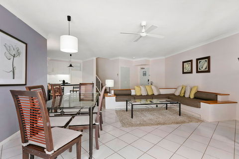 Poolside Apt In Alamanda Beachfront Resort 67 - Grafton Accommodation 5