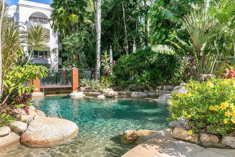Poolside Apt In Alamanda Beachfront Resort 41 - Grafton Accommodation 3