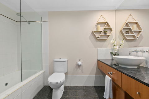Poolside Apt In Alamanda Beachfront Resort 41 - Grafton Accommodation 6