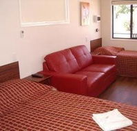 Cypress Pines Studio Villas - Grafton Accommodation