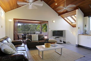 A PERFECT STAY - Clarkes Beach Villa - Grafton Accommodation 0