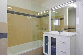 A PERFECT STAY - Clarkes Beach Villa - Grafton Accommodation 2