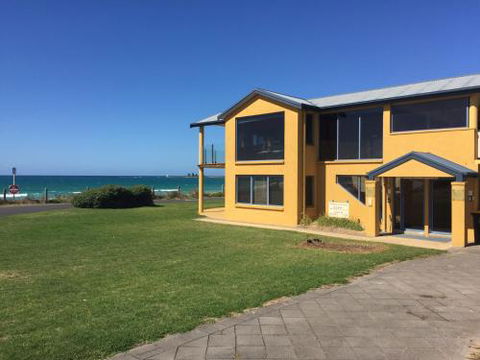 Port Fairy Getaway - Grafton Accommodation 4