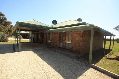 Apollo Bay Cottages - Grafton Accommodation 1