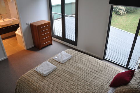 Apollo Bay Cottages - Grafton Accommodation 5
