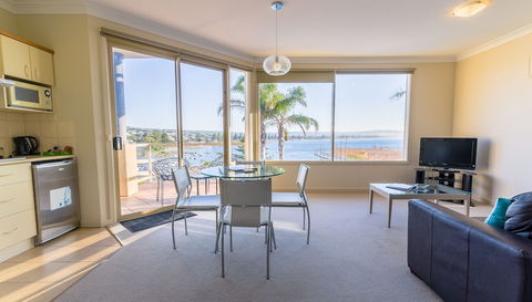 The Bluff Resort Apartments - Grafton Accommodation 6