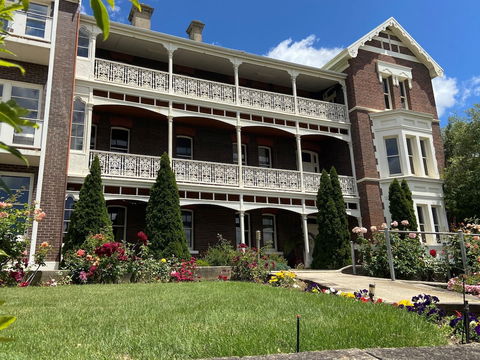Auldington Hotel - Grafton Accommodation 0