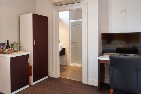 Auldington Hotel - Grafton Accommodation 5
