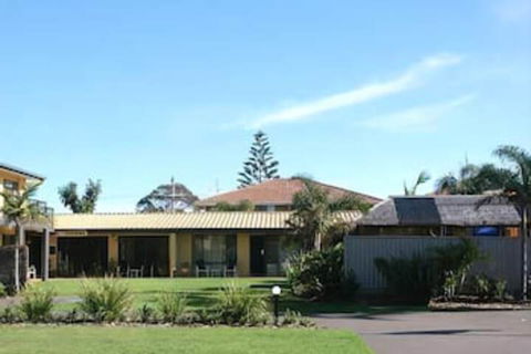 Admirals Lodge - Grafton Accommodation 1