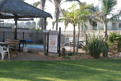 Admirals Lodge - Grafton Accommodation 6