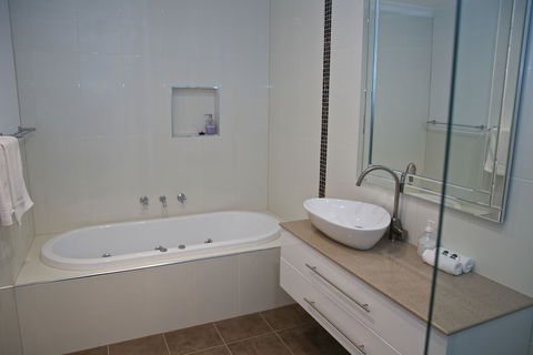 Yarra Glen Racecourse Apartments - Grafton Accommodation 4