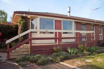Yarra Glen Racecourse Apartments - Grafton Accommodation 0