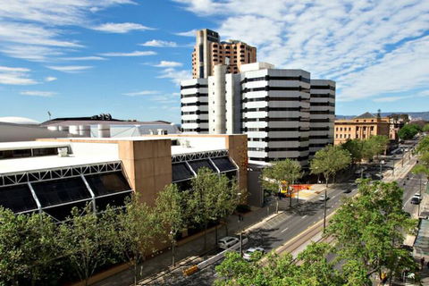 Adelaide DressCircle Apartments North Terrace - Grafton Accommodation 6