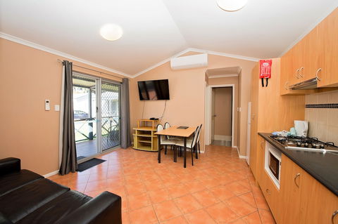 Discovery Parks â€“ Bunbury Village - Grafton Accommodation 6