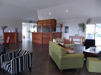 Swan Lake Guest House - Grafton Accommodation 2