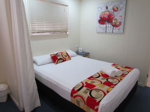 Alex Beach Cabins - Grafton Accommodation 4