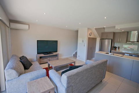 K Bay 7 - Grafton Accommodation 0