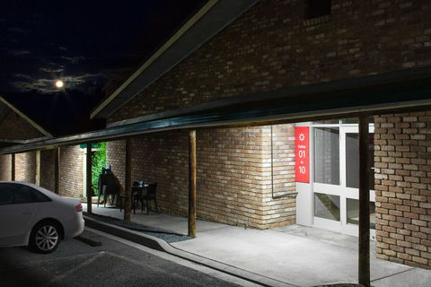 Farnham Court - Grafton Accommodation 1