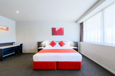 Abode Woden - Grafton Accommodation 3