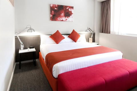 Abode Woden - Grafton Accommodation 6