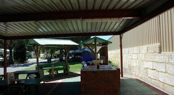 Acclaim Kingsway Tourist Park - Grafton Accommodation 4