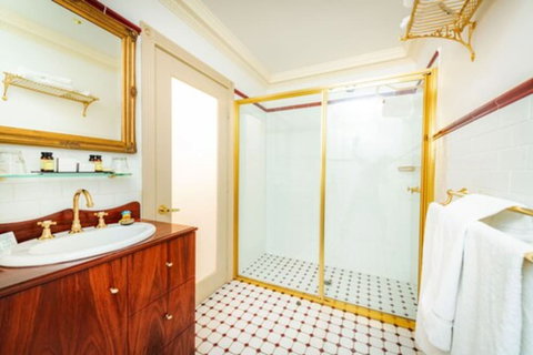 Cobb & Co Court Boutique Hotel - Grafton Accommodation 6